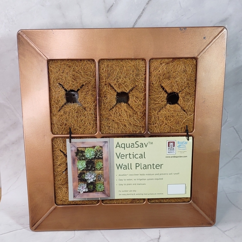 AquaSav™ Vertical Wall Planter